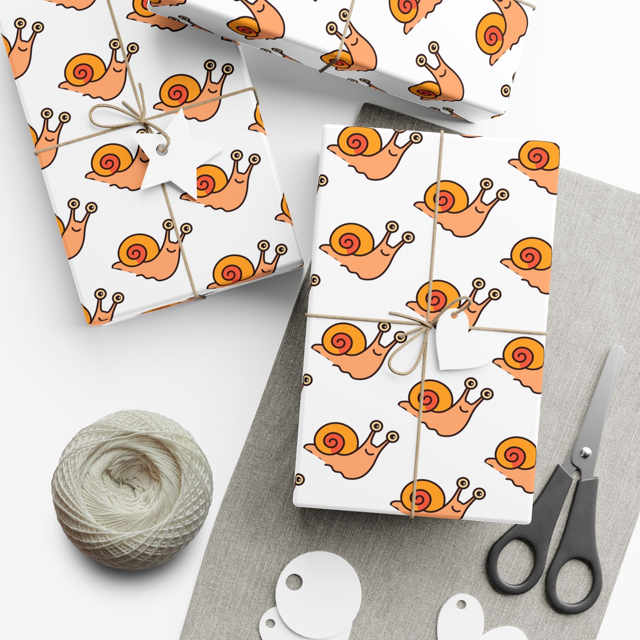 Cute Snail Gift Wrapping Paper, Roll with Cute Snail Design - Perfect for Nature Lovers, Kids' Birthdays, Holidays, Crafting, DIY Projects